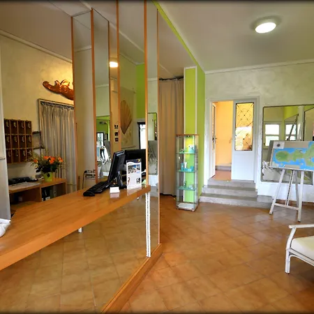 Monna Lisa ホテル