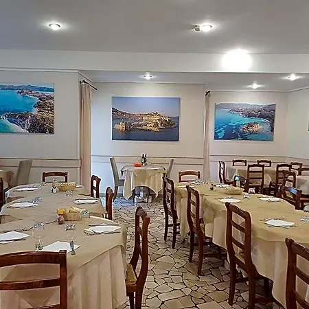 蒙娜丽莎酒店 酒店