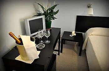 Monna Lisa ホテル 3*