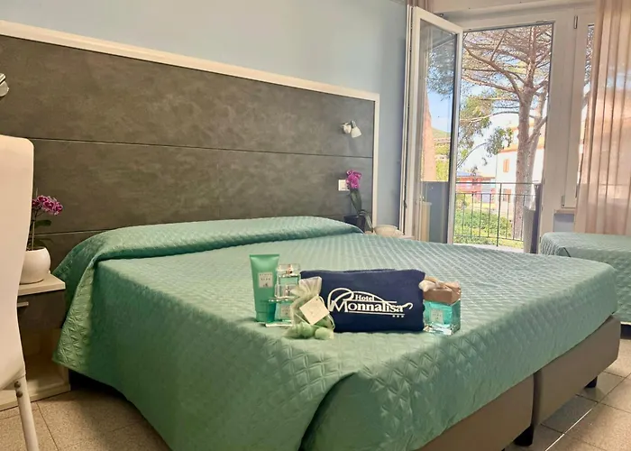 فندق Monna Lisa 3*