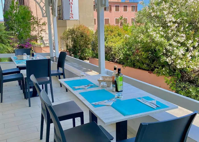 Monna Lisa فندق بروكيو